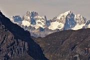 59 Sbirciatina, oltre le Orobie, a Badile e Cengalo